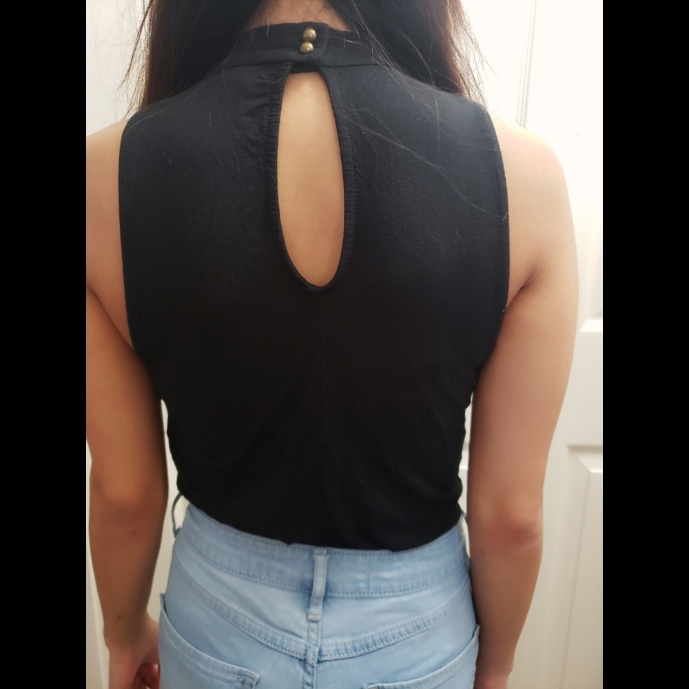 Size Small Womens Cropped Top Forever 21